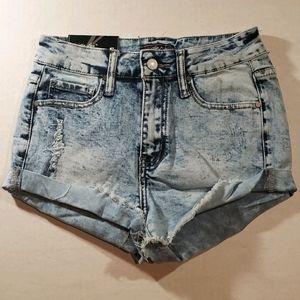 NWT Women's Vella Jean Shorts